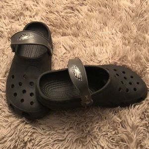 nfl eagles crocs